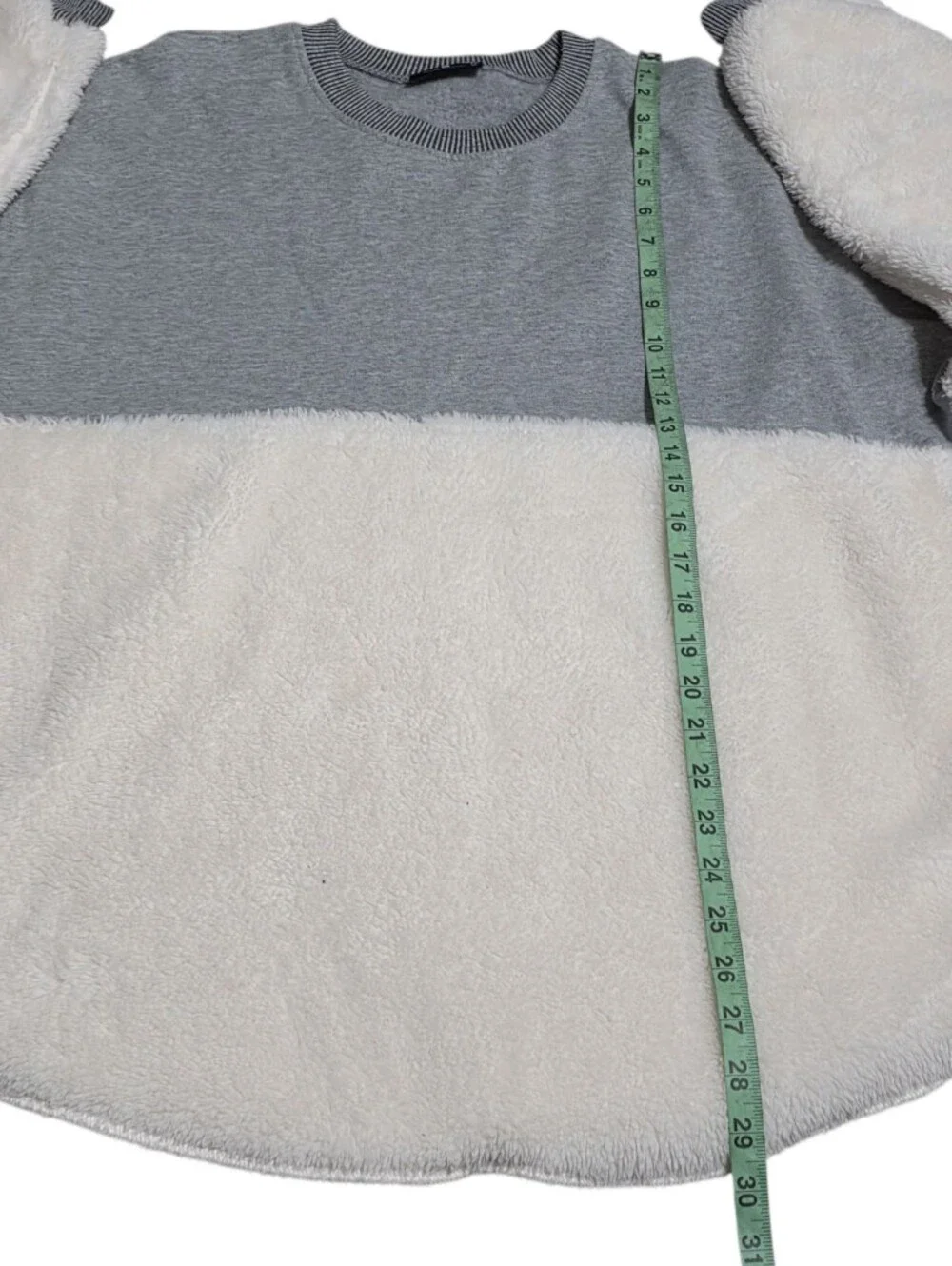 Spirit Jersey Holiday Nights Sherpa Pullover Sweatshirt Gray Cream Cozy Sz M